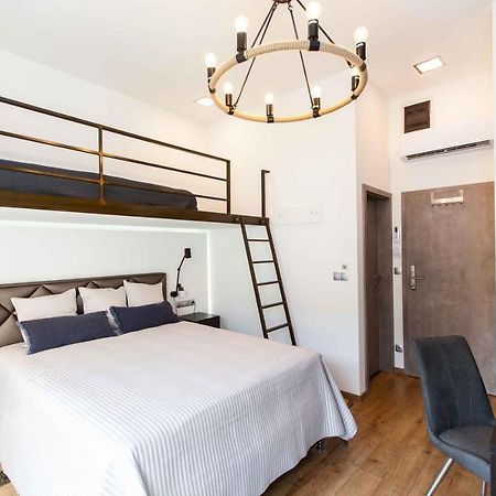 Premium Rooms By Hi5 - Style At The Comedy Theater Budapest Eksteriør billede