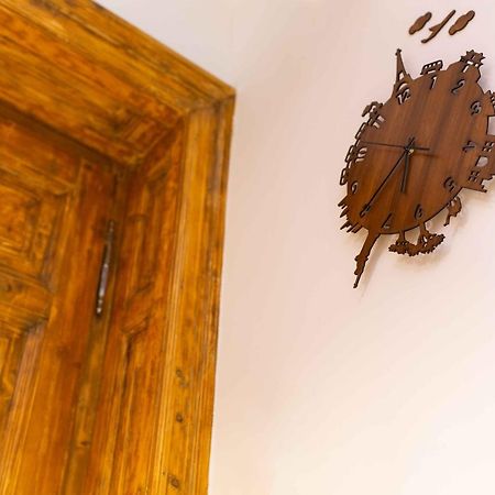 Premium Rooms By Hi5 - Style At The Comedy Theater Budapest Eksteriør billede