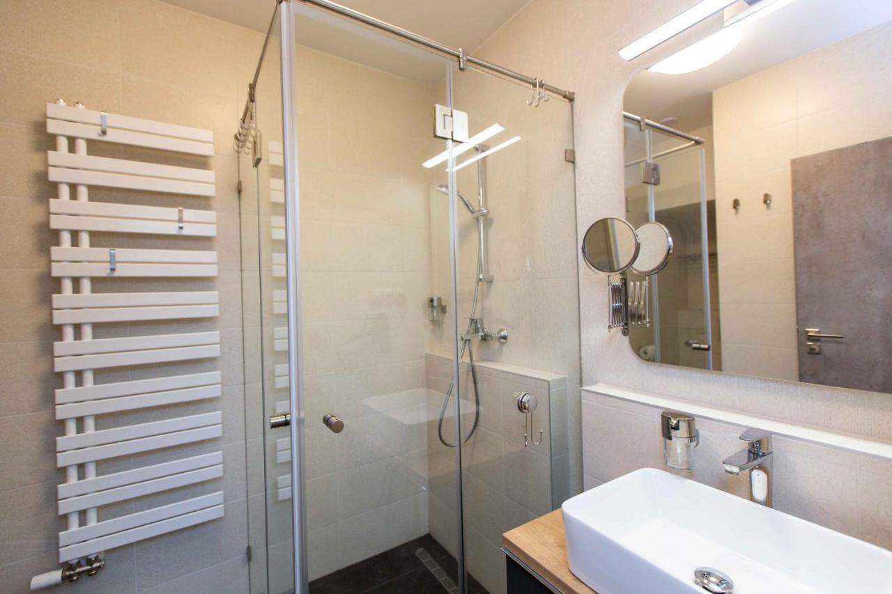 Premium Rooms By Hi5 - Style At The Comedy Theater Budapest Eksteriør billede