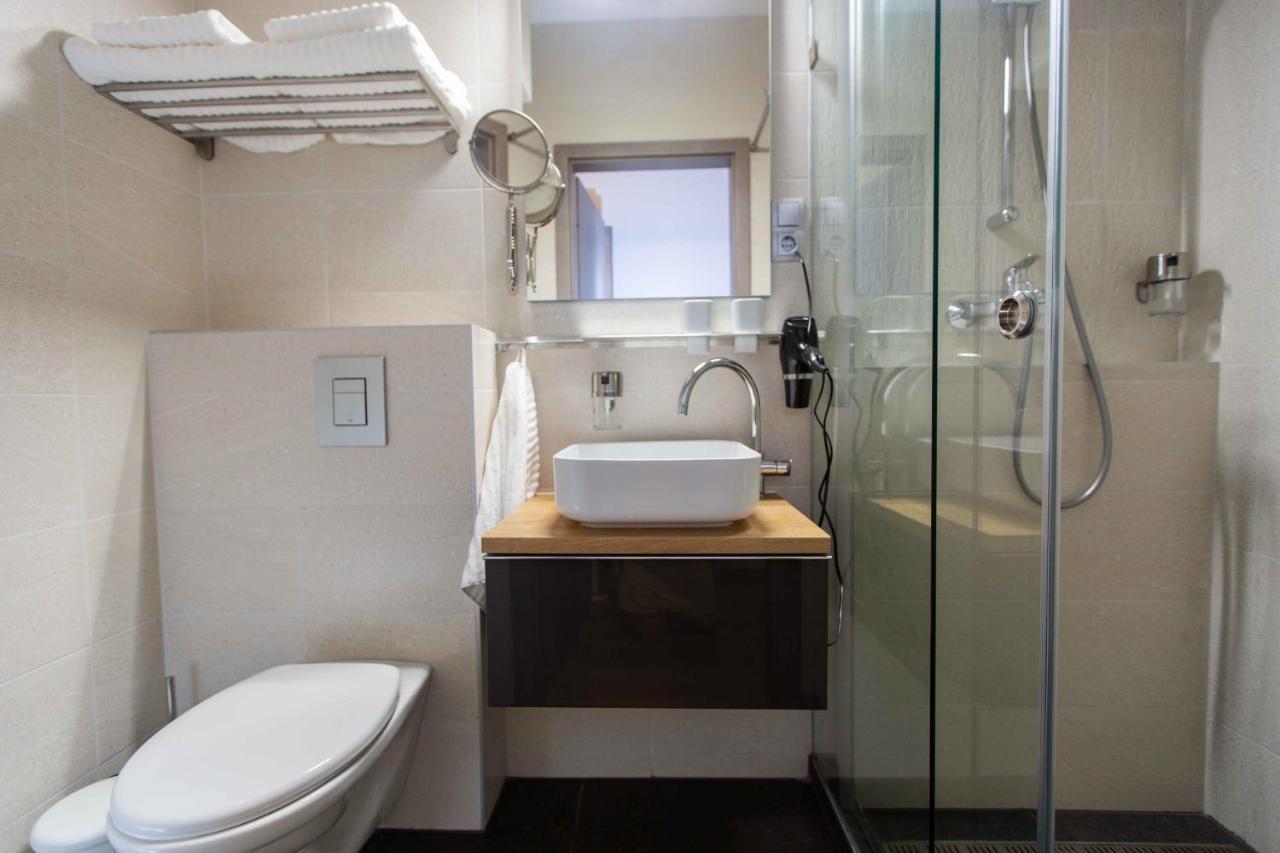 Premium Rooms By Hi5 - Style At The Comedy Theater Budapest Eksteriør billede
