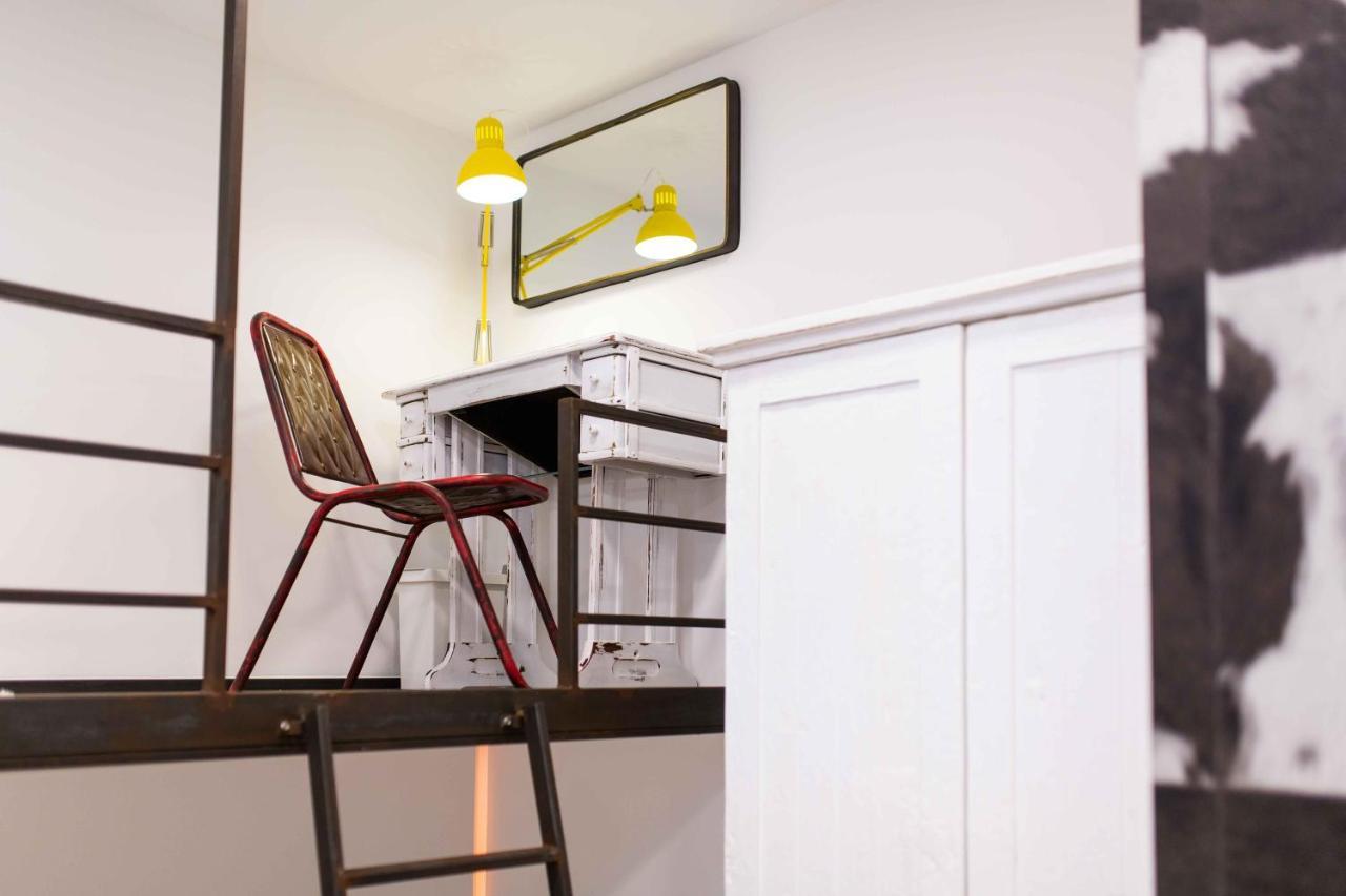 Premium Rooms By Hi5 - Style At The Comedy Theater Budapest Eksteriør billede