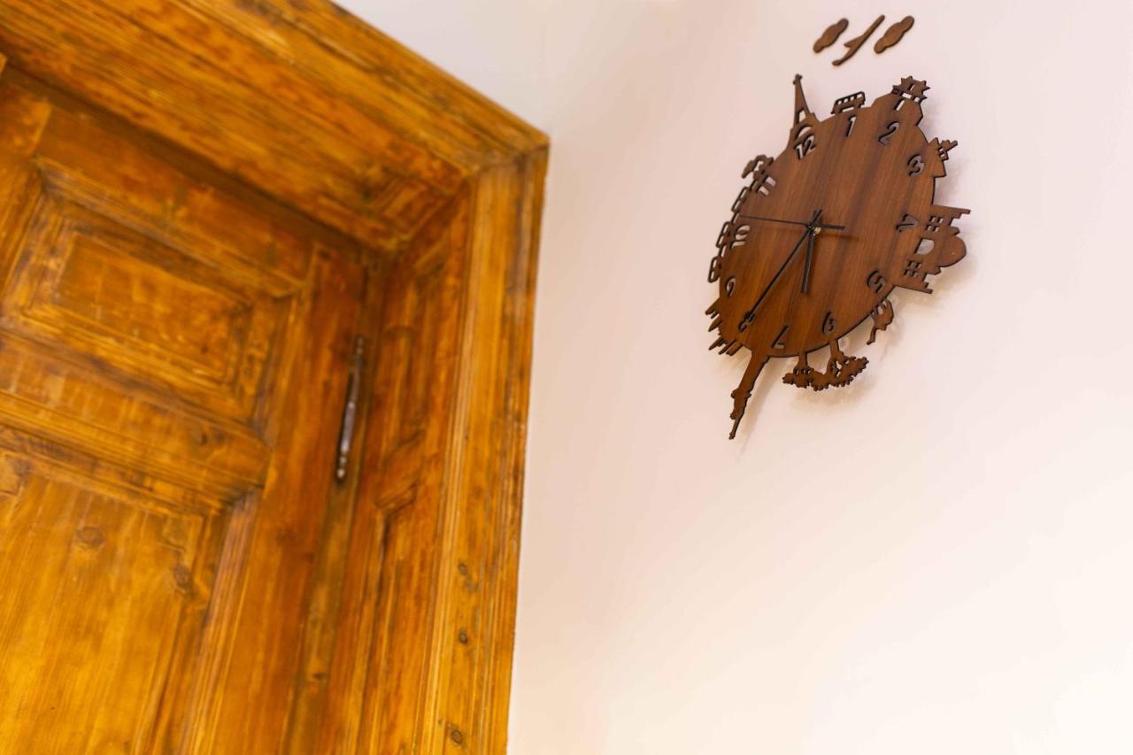 Premium Rooms By Hi5 - Style At The Comedy Theater Budapest Eksteriør billede