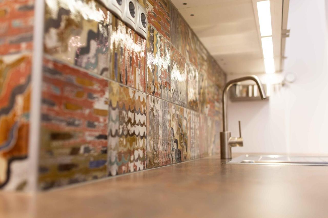 Premium Rooms By Hi5 - Style At The Comedy Theater Budapest Eksteriør billede